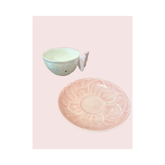 Butterfly Meadow Figural Pink Cup & Saucer - Picture 4 of 5